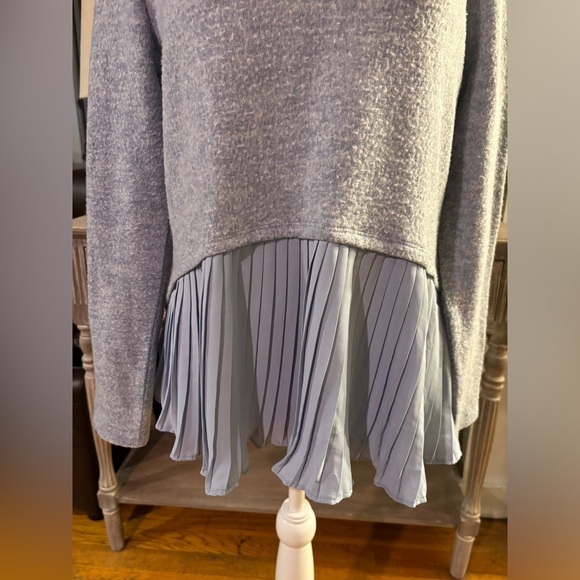 LC Lauren Conrad Multimedia Top - Picture 2 of 6